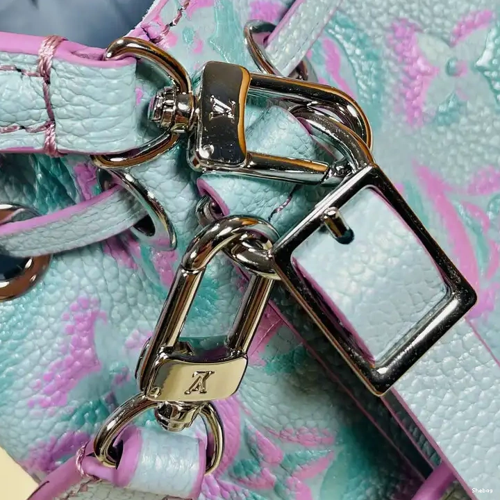 Bag 2207DJ0015 LV 0619